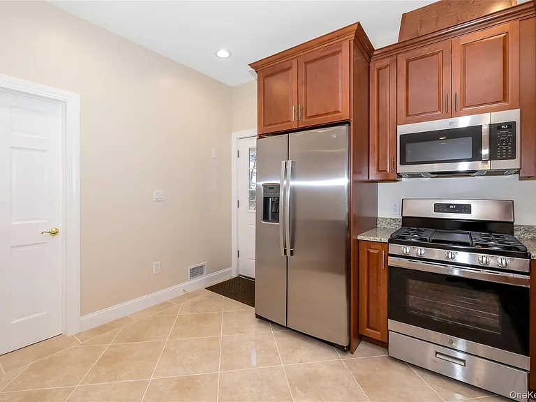 16 Grand Blvd — Photo 12