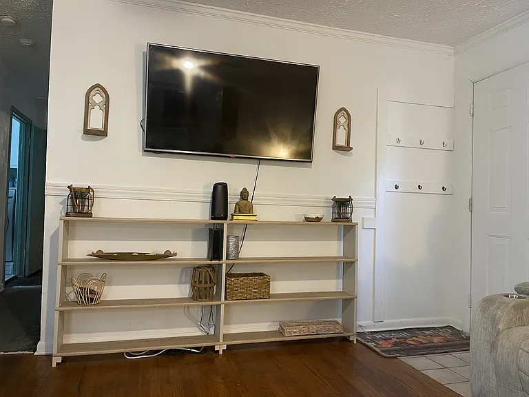 2229 Ireland Dr — Photo 15