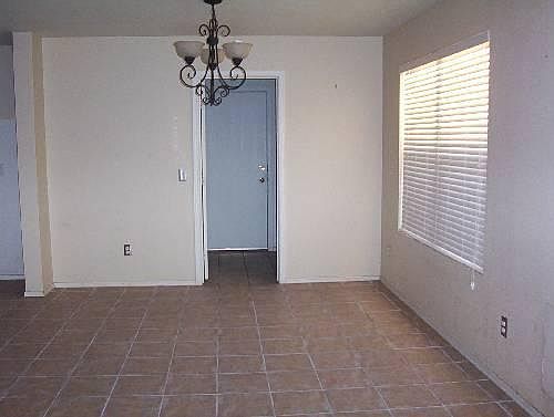5th image of 1074 E LOWELL Avenue