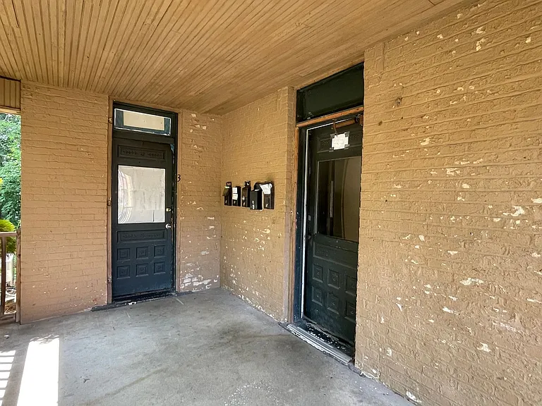 1113 State St #1 — Photo 3