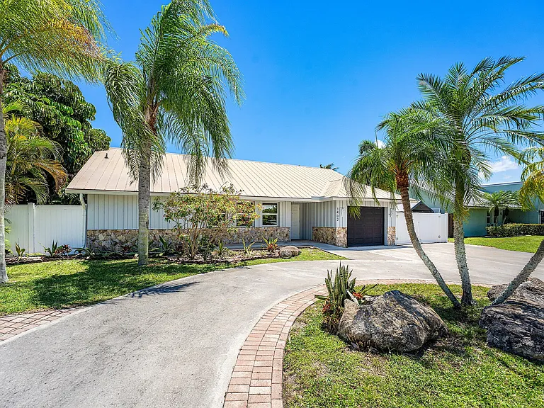 1402 Cormorant Rd — Photo 26