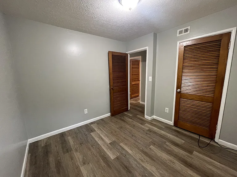 4201 Flintlock Dr #10 — Photo 6