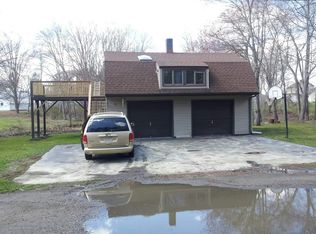 89 Fairview Dr, Madison, CT 06443