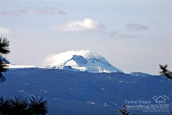 5th image of 2702 NW Three Sisters Dr