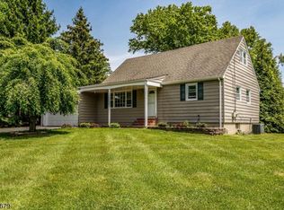 9 Tiffin Pl, Bridgewater, NJ