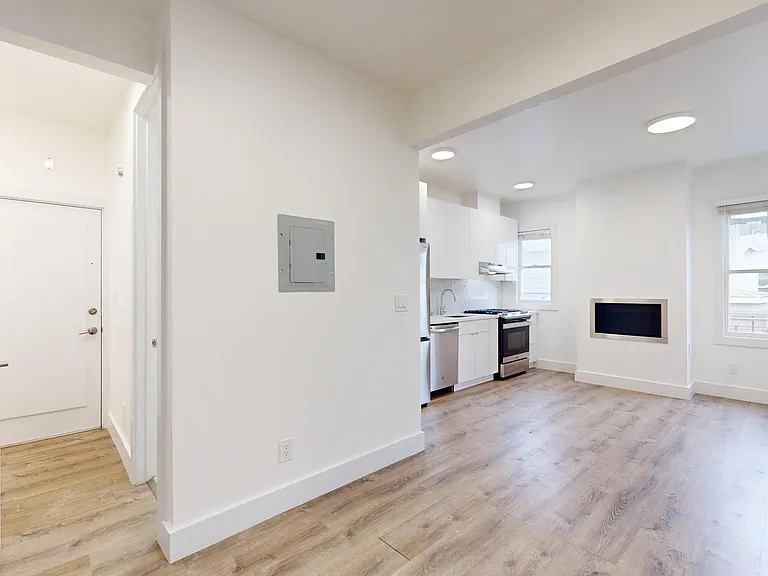 3201 Octavia St #304 — Photo 3