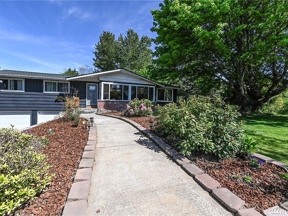 1st image of 13441 Olympic Dr SE