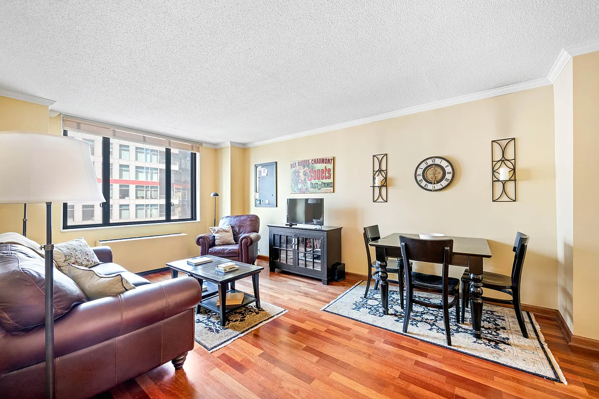 300 East 54th St Unit 12E  