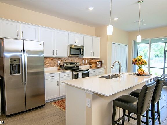 3rd image of 2433 Avocado Ln