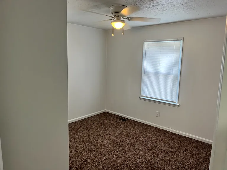 1131 E Red Bud Rd — Photo 6