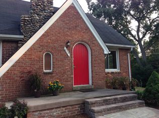 855 W Wattles Rd, Troy, MI 48098