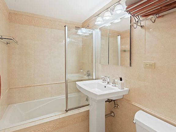 4th image of 1202 2nd Ave #11K
