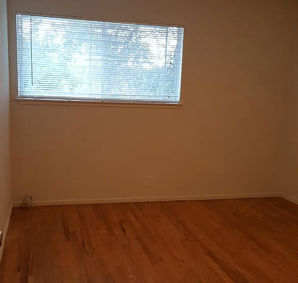 525 S Norfolk St — Photo 5