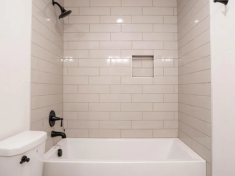 4200 W Lovegood Ln — Photo 38