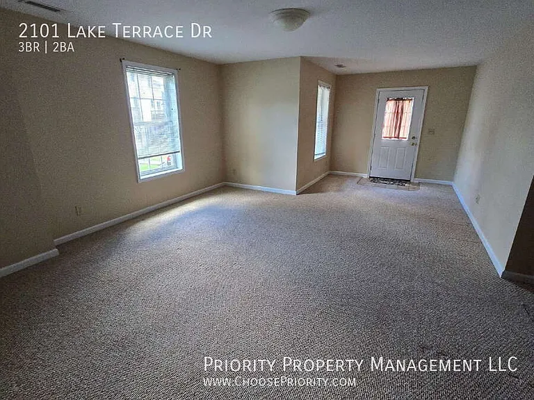2101 Lake Terrace Dr — Photo 9