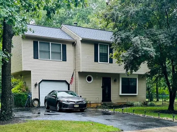 8 Catherine Ct, Sicklerville, NJ 08081