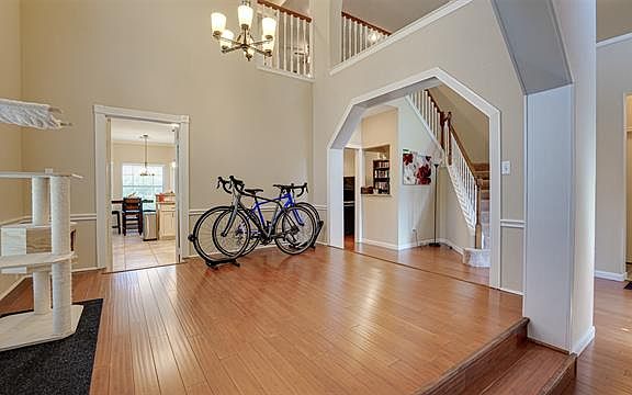 5th image of 3925 Silver Meadow Ln