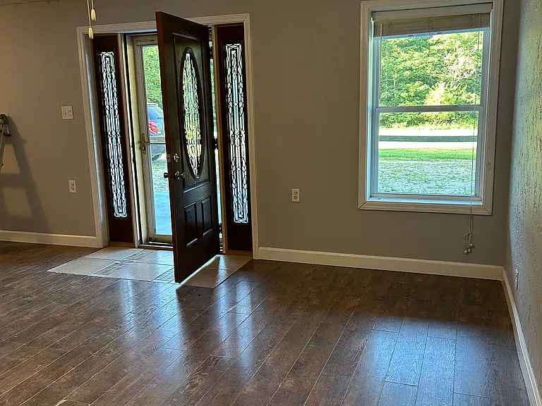 308 N Vaughan Rd — Photo 8