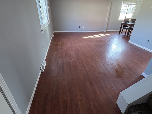 4th image of 89 Fairgreen Dr #1