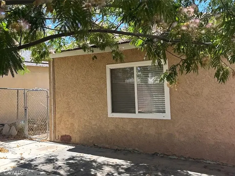 1147 W Avenue H11 — Photo 14