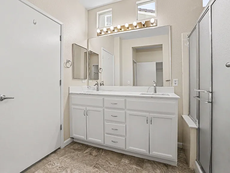 337 Upton Pyne Dr — Photo 4