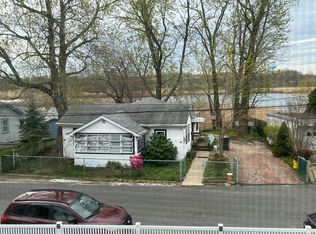 450 Harding Rd, Laurence Harbor, NJ 08879