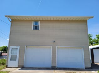910 3rd St, Orion, IL 61273