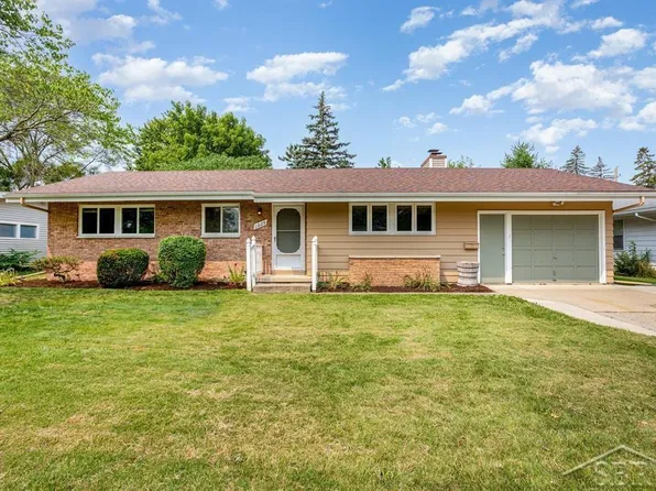 1029 Washburn Pl E, Saginaw, MI 48602