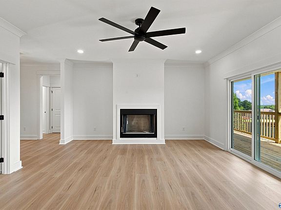 5th image of 92 Payton Ln