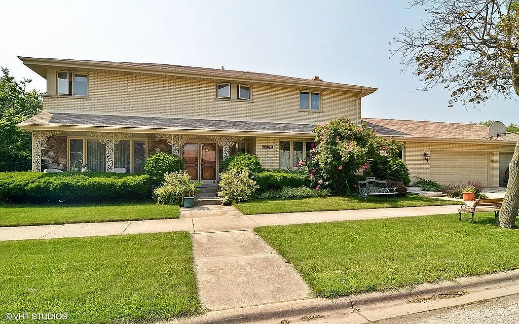 6770 N Waukesha Ave photo 1