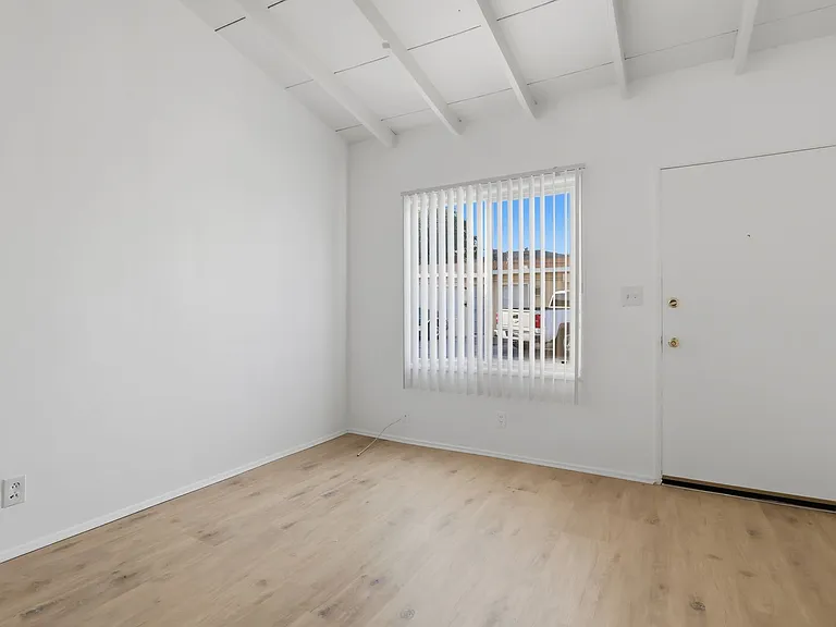 7900-7906-7910 Willis Ave — Photo 33