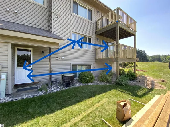 2679 Green Meadows Dr #8, Traverse City, MI 49685
