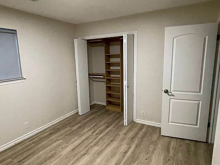 1017 Beecave Woods Dr — Photo 10