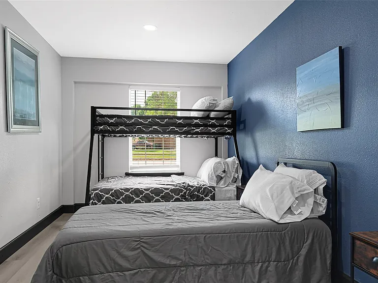 12115 Wood Forest Dr — Photo 36