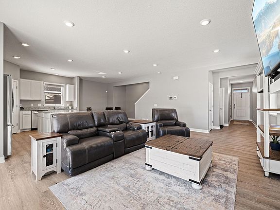 5th image of 1031 Shoreview Dr
