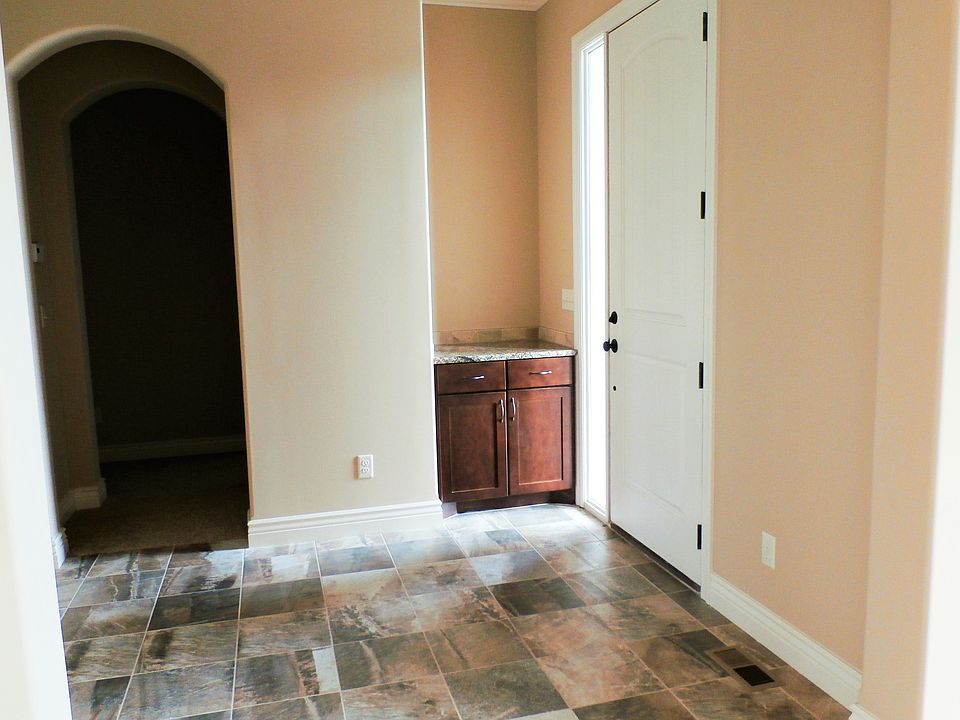Foyer/Entry Way