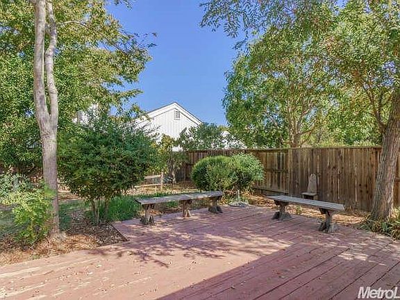 5th image of 3241 Oyster Bay Ave
