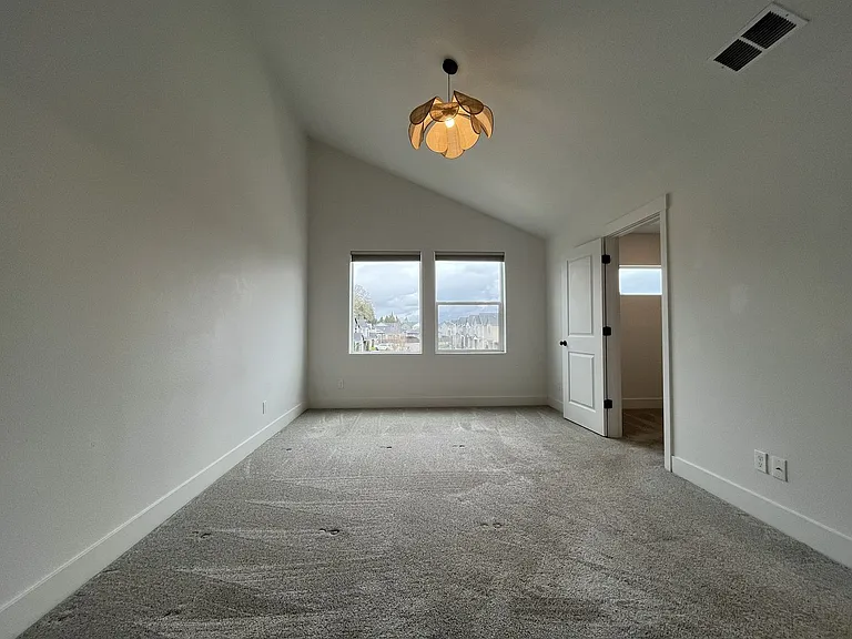 2875 S Magnolia Dr — Photo 23