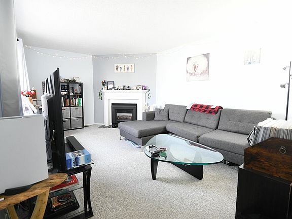 3rd image of 5823 Riverbend Rd NW