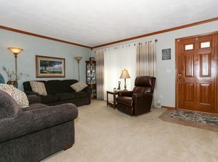 4905 Long View Dr, Dubuque, IA 52002