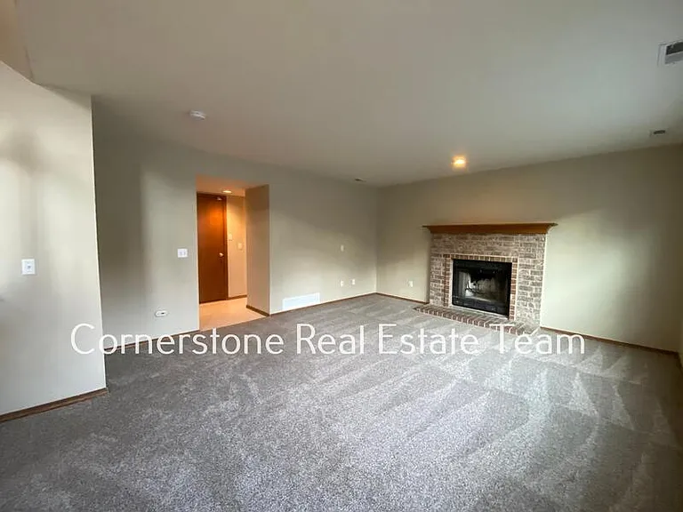1345 Coolcrest Dr — Photo 19