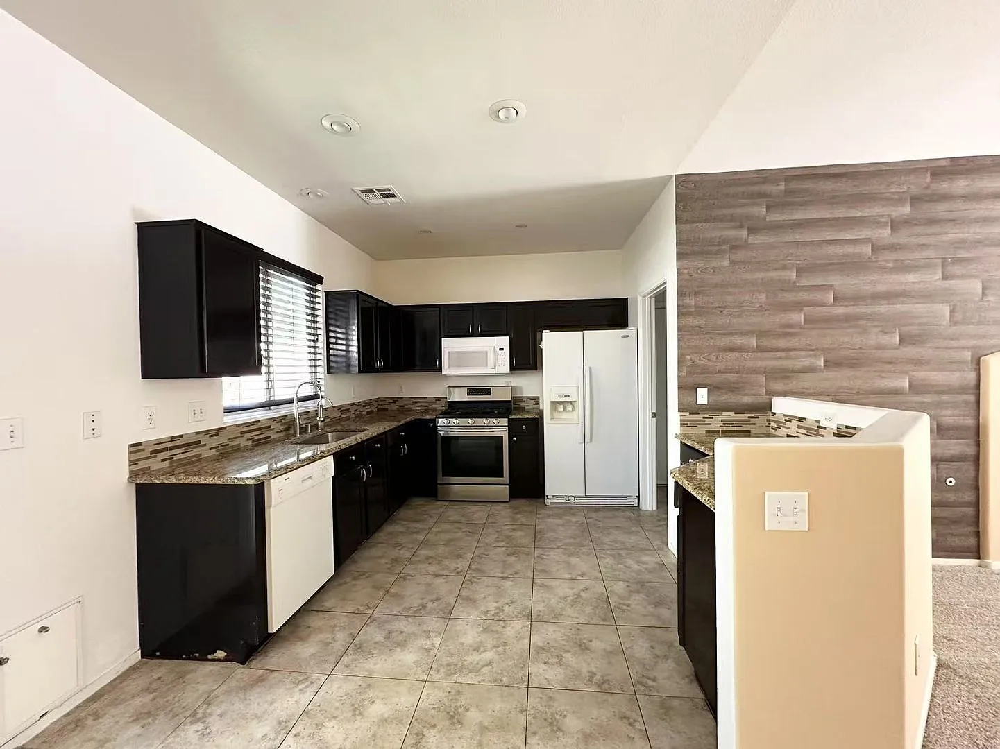 Desirable Summerlin Location — Photo 4