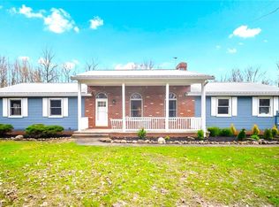 9680 Riverwood Ln, Chagrin Falls, OH 44023