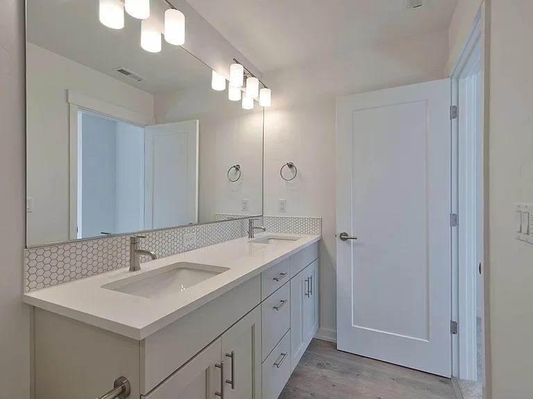 5617 SE Logan Ln — Photo 33