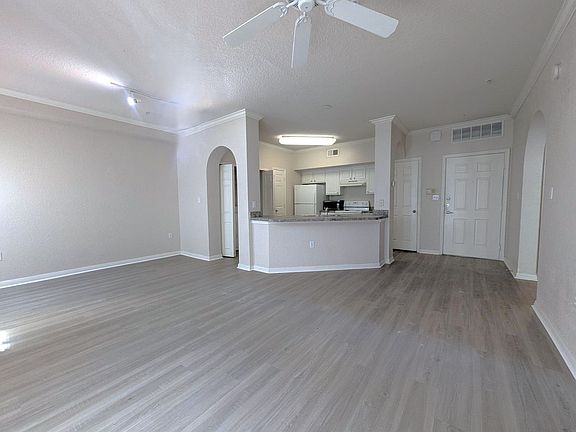 3rd image of 911 N Orange Ave APT 217