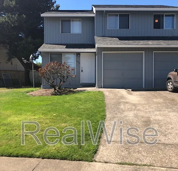 2933 SE 38th Ct — Photo 1