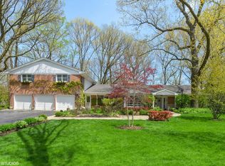 800 Hawthorne Ln, Libertyville, IL