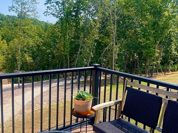 Each Platinum home comes with a private balcony, perfect for enjoying your morning coffee or winding down at the end of the day.
