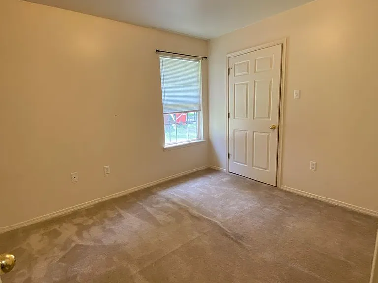108 Poplar St — Photo 6