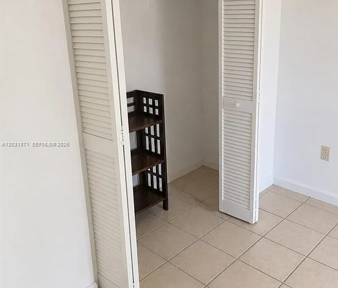 8935 SW 28th St #8935 — Photo 9